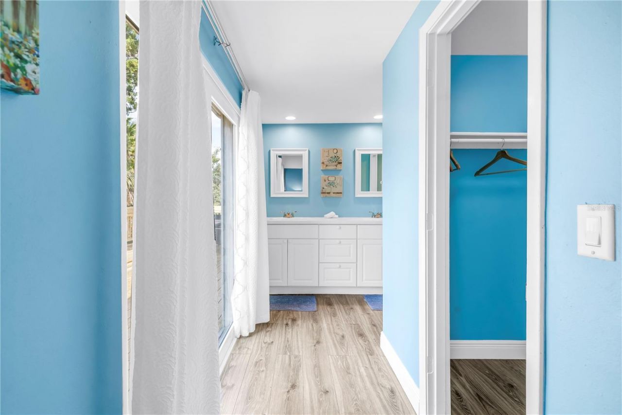 156 Siesta Drive, Sarasota, FL 34242 Photo