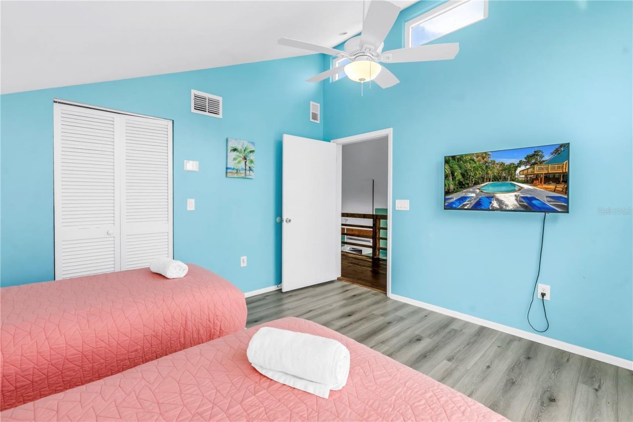 156 Siesta Drive, Sarasota, FL 34242 Photo