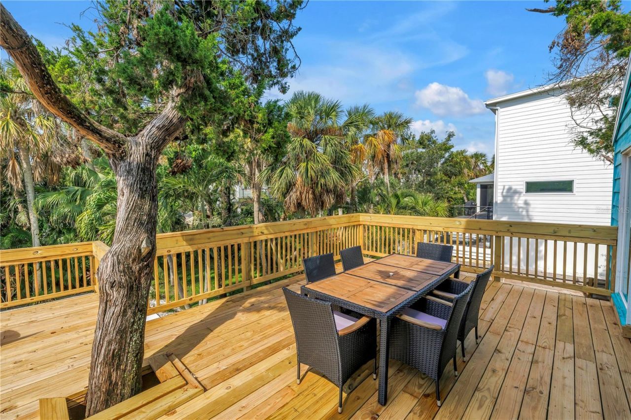 156 Siesta Drive, Sarasota, FL 34242 Photo