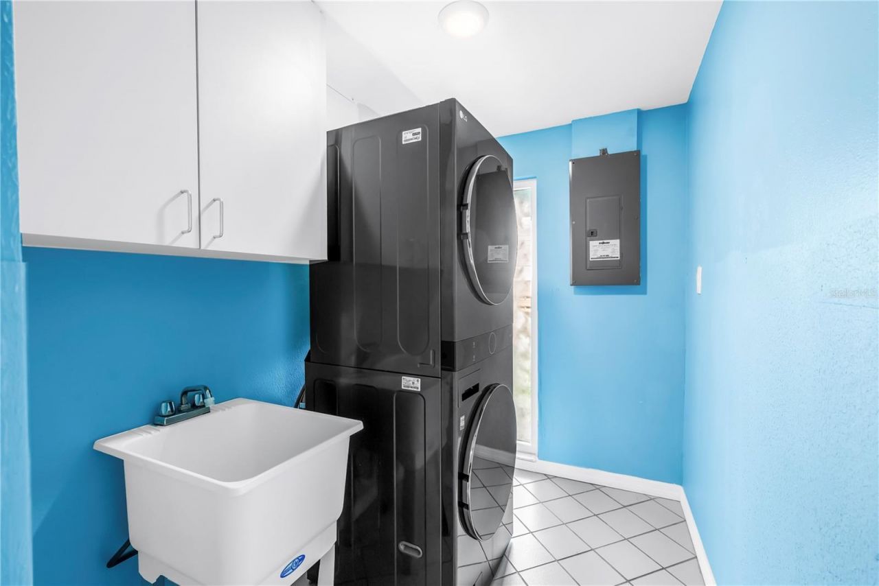 156 Siesta Drive, Sarasota, FL 34242 Photo