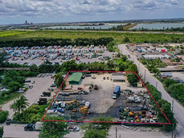 12160 NW 157 st, Miami, FL 33018