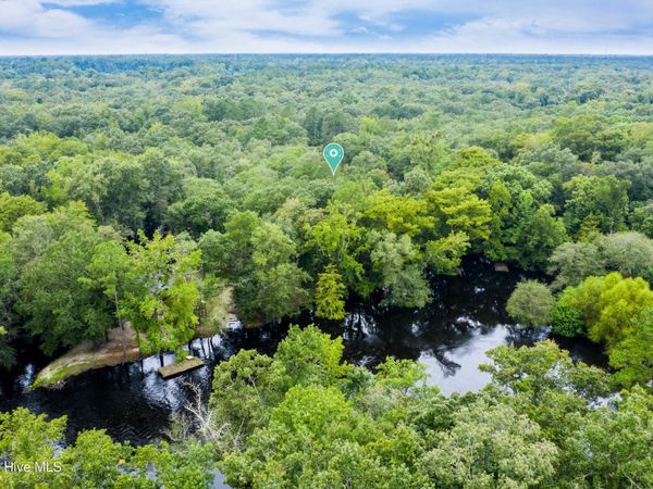 9 Mallard Roost Drive, Burgaw, NC 28425