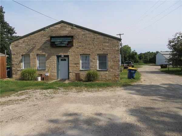 401 W Bridge Street, Perry, KS 66073