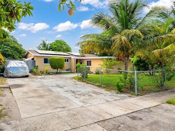 2651 NW 42nd Avenue, Lauderhill, FL 33313
