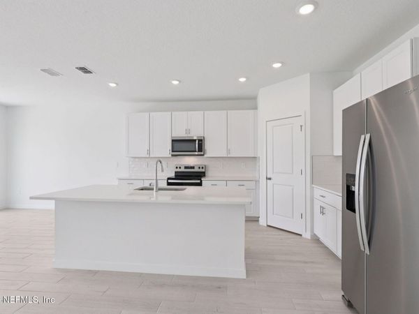 7454 EVERETT FOREST Drive, Jacksonville, FL 32219