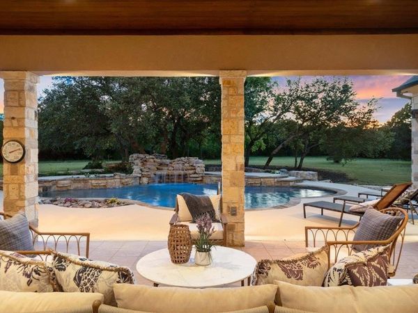1525 Springlake DR, Dripping Springs, TX 78620