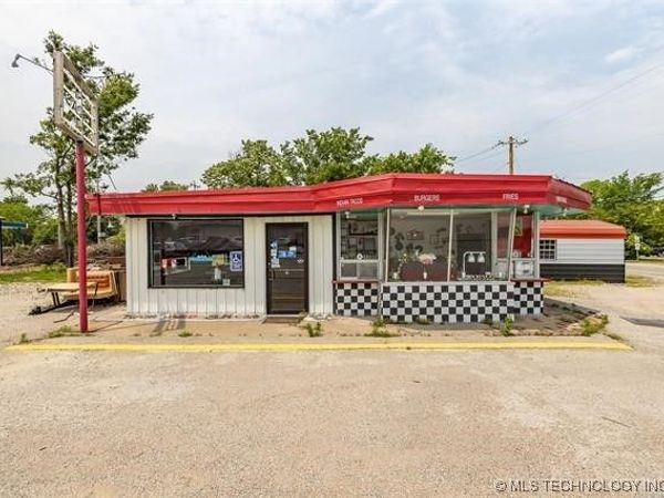 123 N Ash Street N, Nowata, OK 74048
