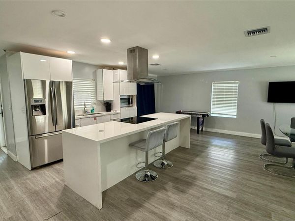 8231 SW 9th St, North Lauderdale, FL 33068