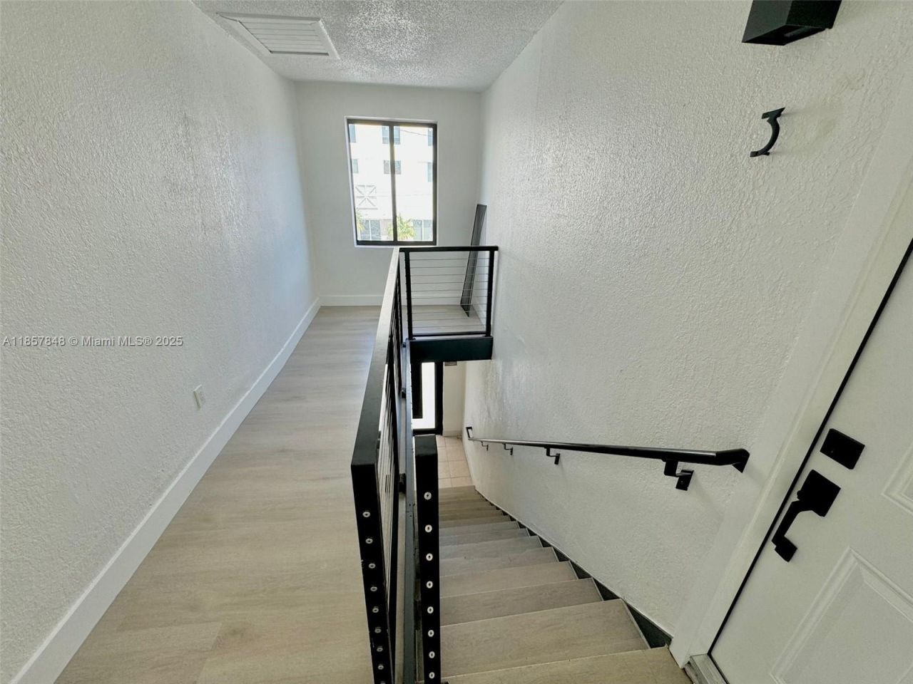 1376 NW 35th St, Miami, FL 33142 Photo