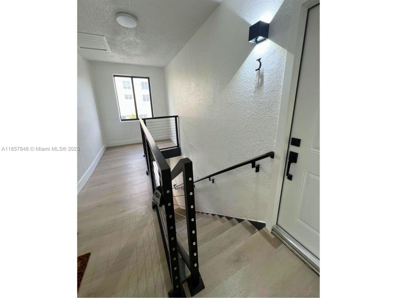 1376 NW 35th St, Miami, FL 33142 Photo