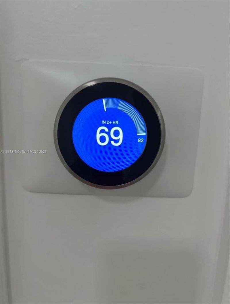 1376 NW 35th St, Miami, FL 33142 Photo