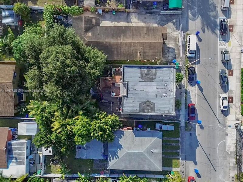 1376 NW 35th St, Miami, FL 33142 Photo