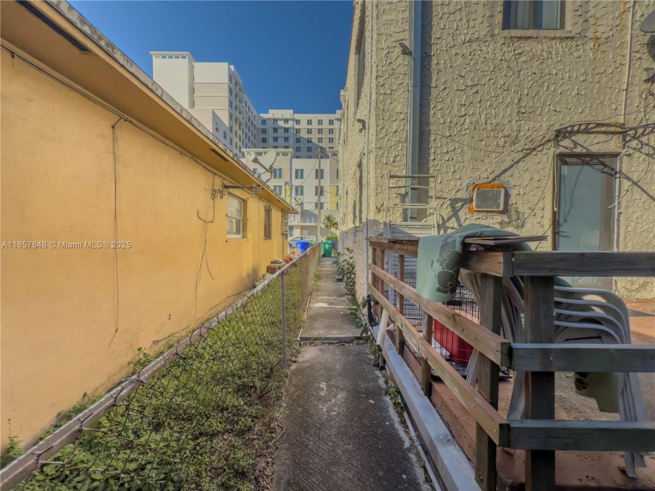 1376 NW 35th St, Miami, FL 33142 Photo