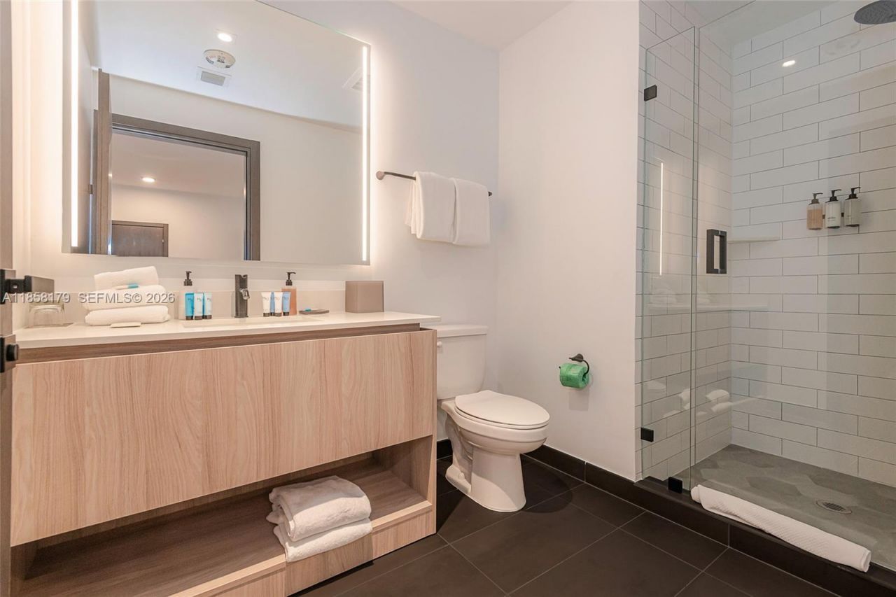 398 NE 5th St, Unit 4417, Miami, FL 33132 Photo
