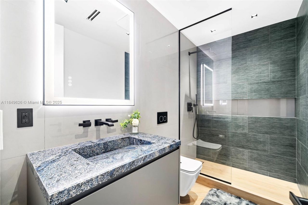 Please Call For Address, Unit 632, Fort Lauderdale, FL 33304 Photo