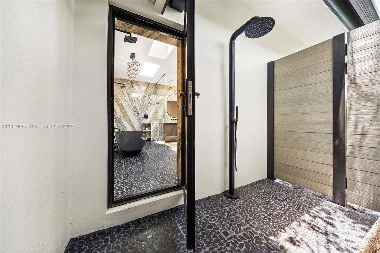 Please Call For Address, Unit 632, Fort Lauderdale, FL 33304 Photo