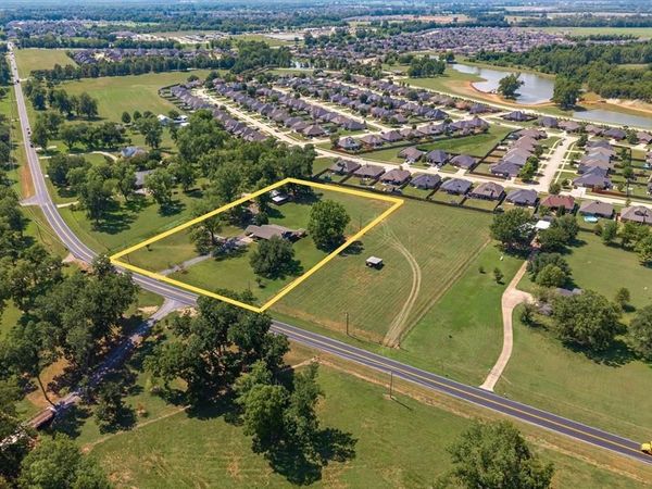 4938 Swan Lake Road, Bossier City, LA 71111