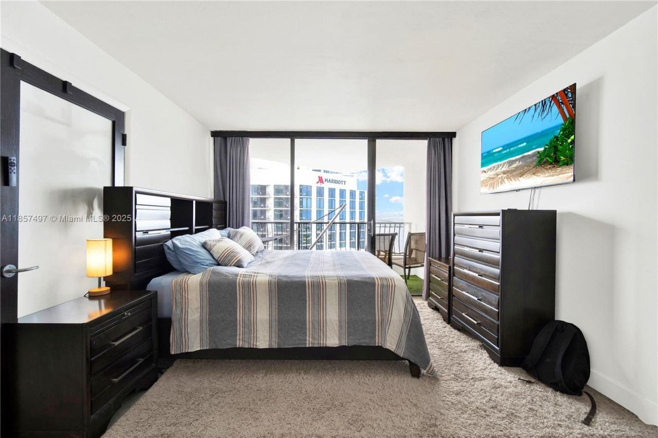 555 NE 15th St, Unit 31E, Miami, FL 33132 Photo