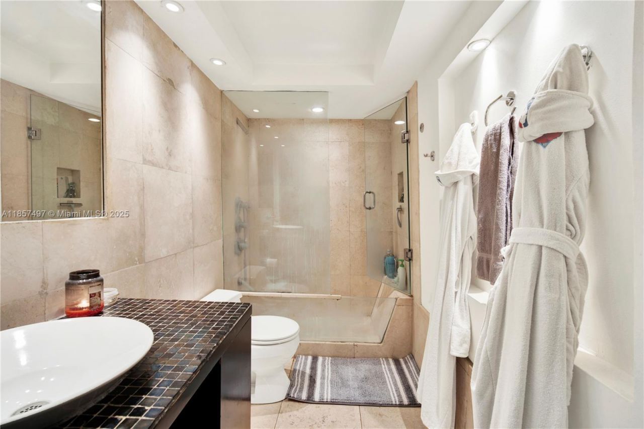 555 NE 15th St, Unit 31E, Miami, FL 33132 Photo