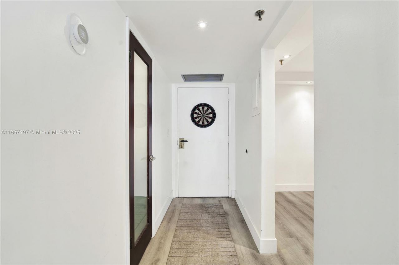 555 NE 15th St, Unit 31E, Miami, FL 33132 Photo