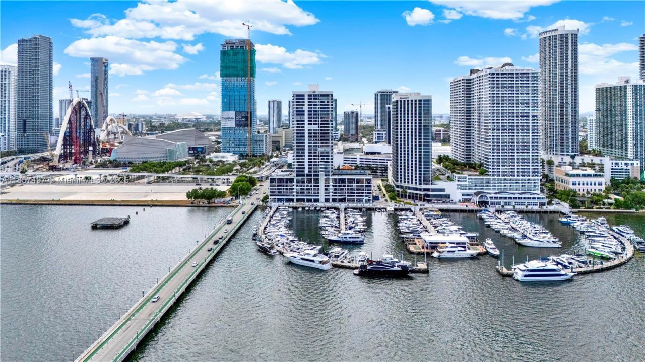 555 NE 15th St, Unit 31E, Miami, FL 33132 Photo