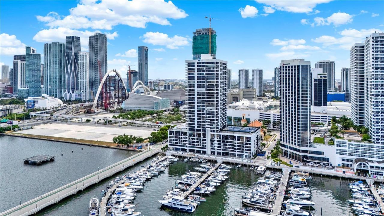 555 NE 15th St, Unit 31E, Miami, FL 33132 Photo