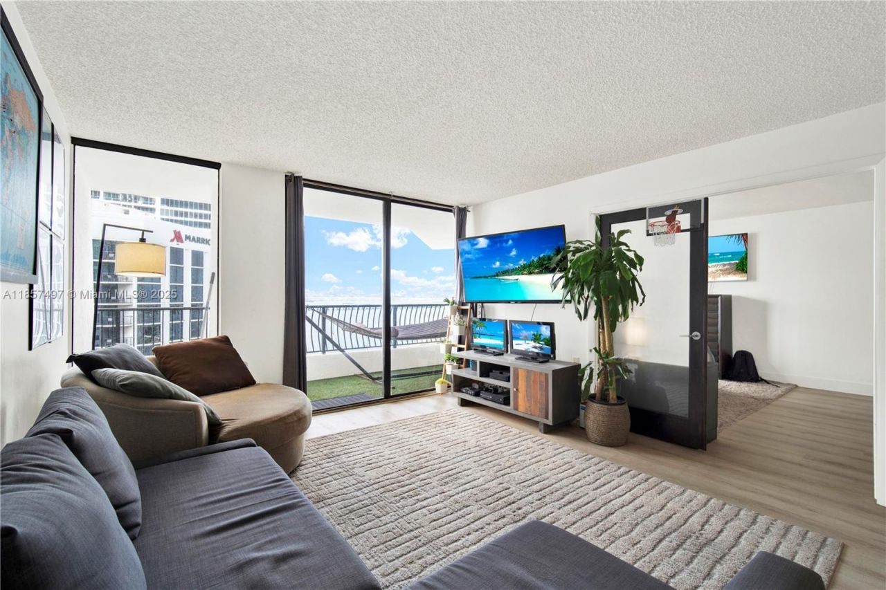 555 NE 15th St, Unit 31E, Miami, FL 33132 Photo