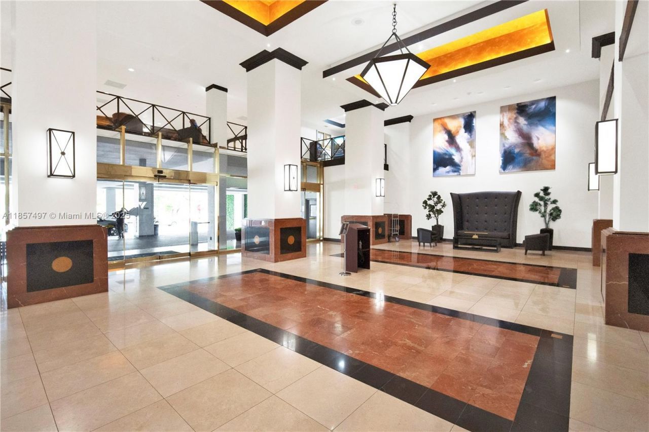 555 NE 15th St, Unit 31E, Miami, FL 33132 Photo