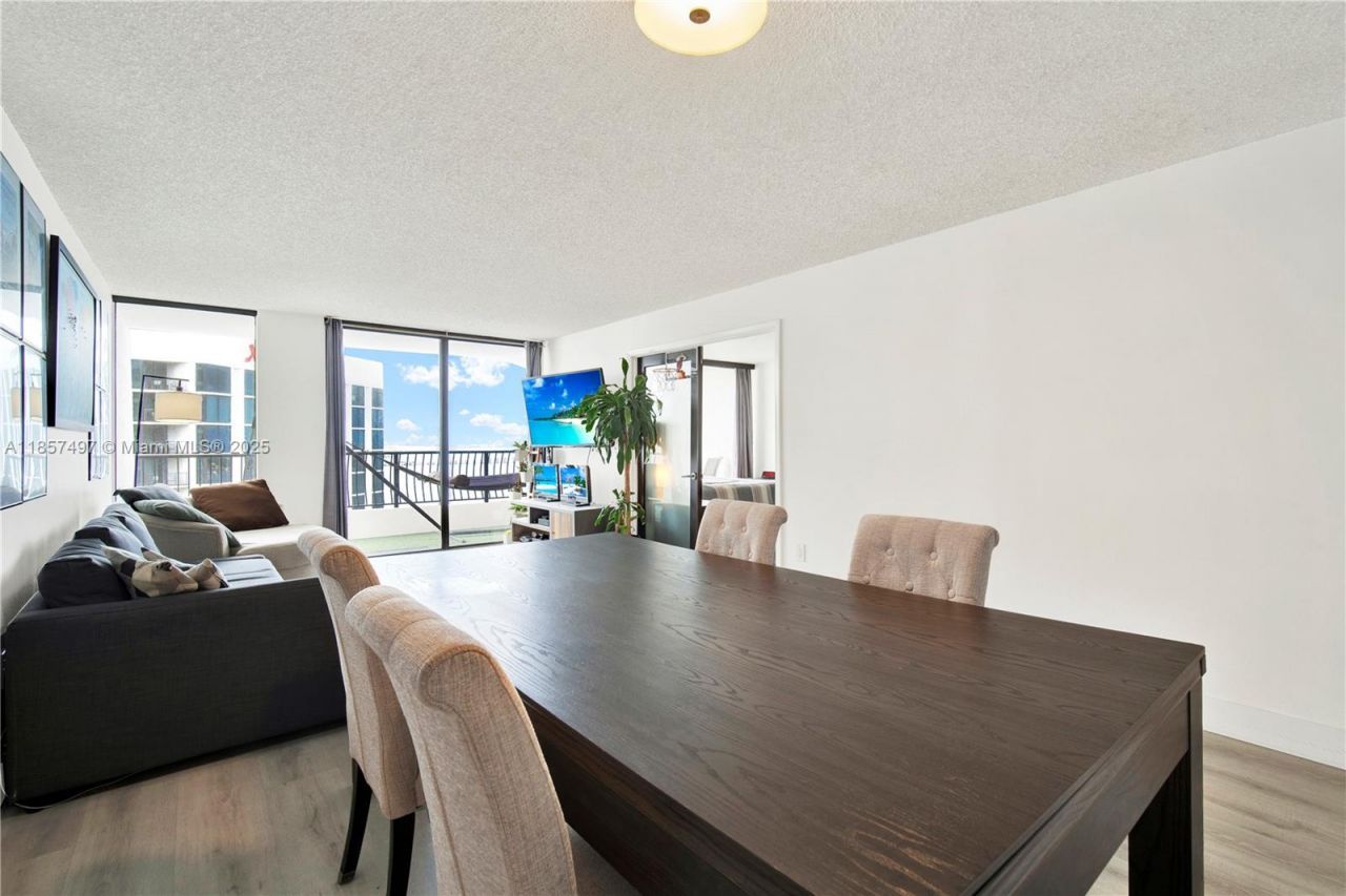 555 NE 15th St, Unit 31E, Miami, FL 33132 Photo