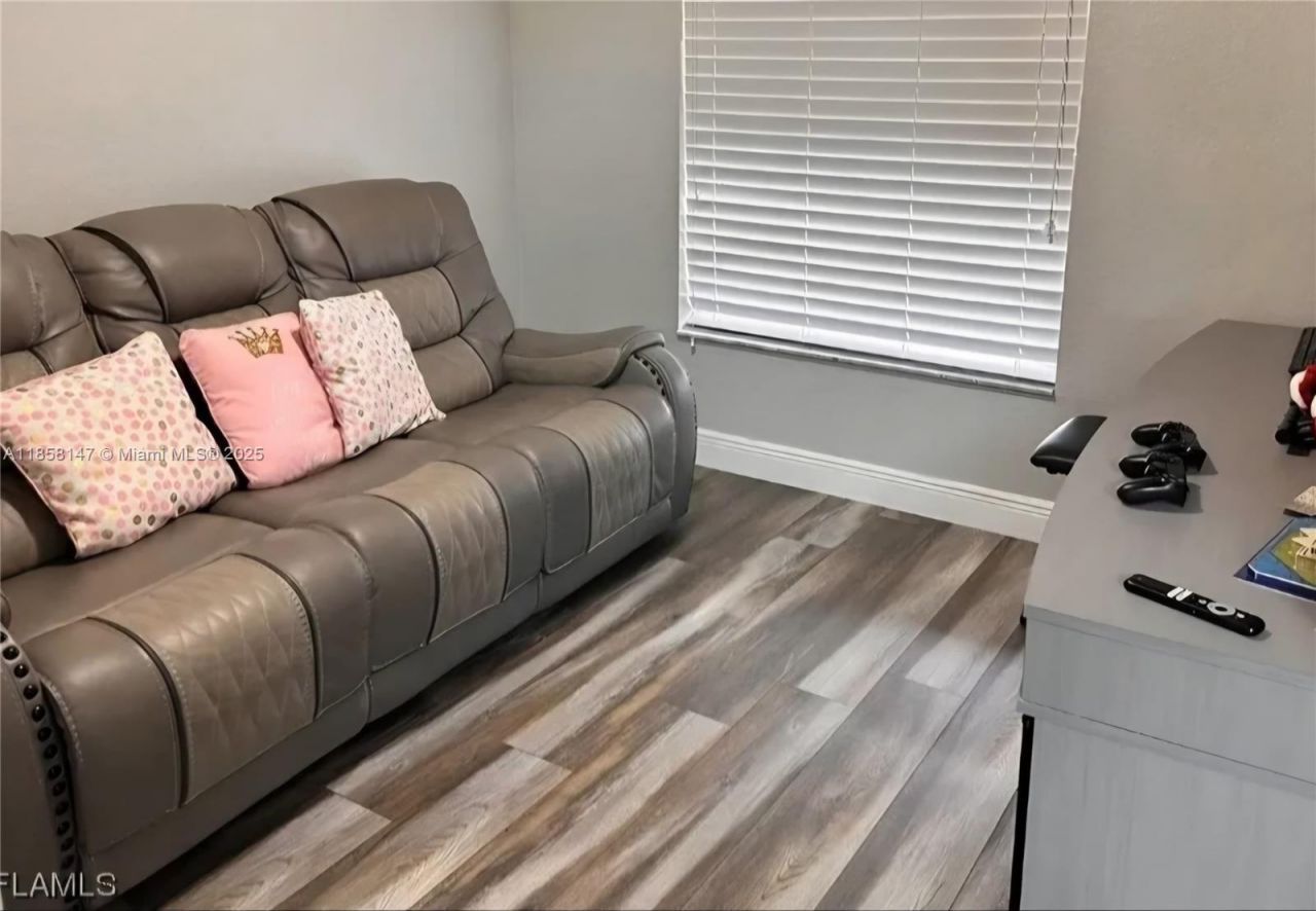 1816 Tomaso Ave, Lehigh Acres, FL 33972 Photo