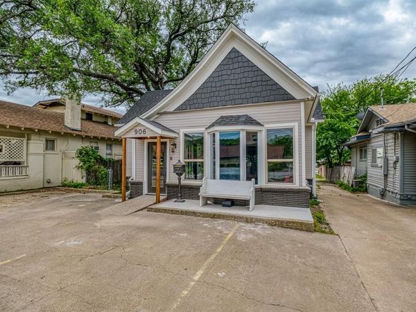 906 E Hubbard Street, Mineral Wells, TX 76067
