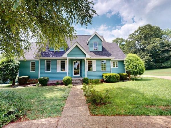 1246 Hartsfield Dr, Columbia, TN 38401