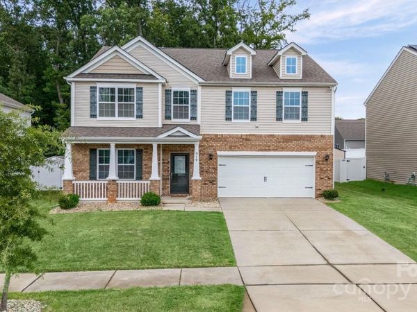 919 Rock Haven Drive, Charlotte, NC 28216