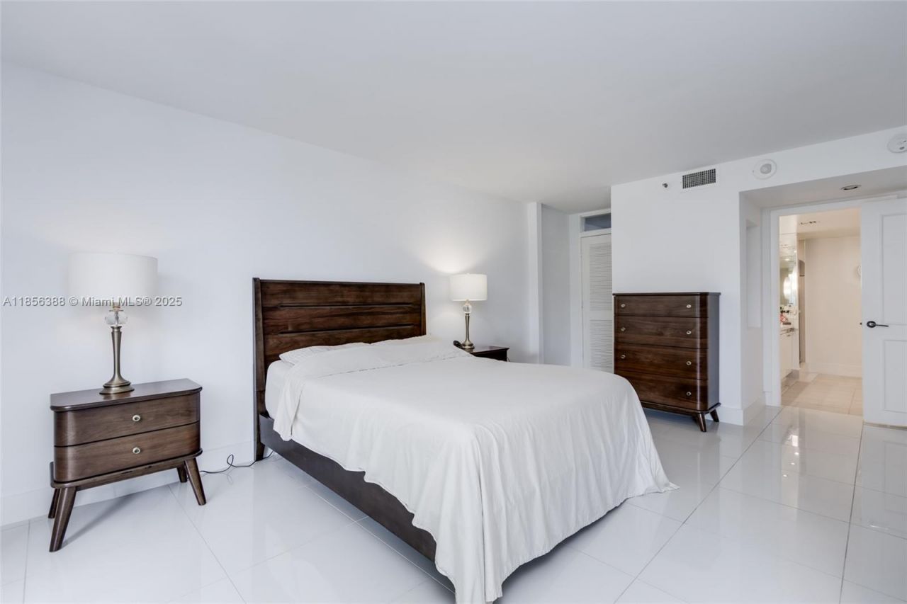 2000 Towerside Ter, Unit 406, Miami, FL 33138 Photo