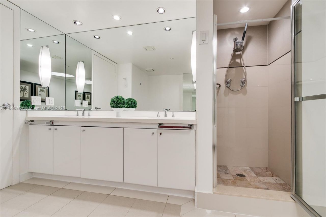 2000 Towerside Ter, Unit 406, Miami, FL 33138 Photo