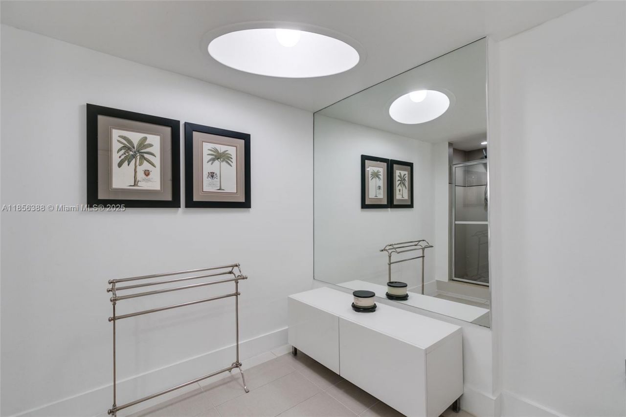 2000 Towerside Ter, Unit 406, Miami, FL 33138 Photo