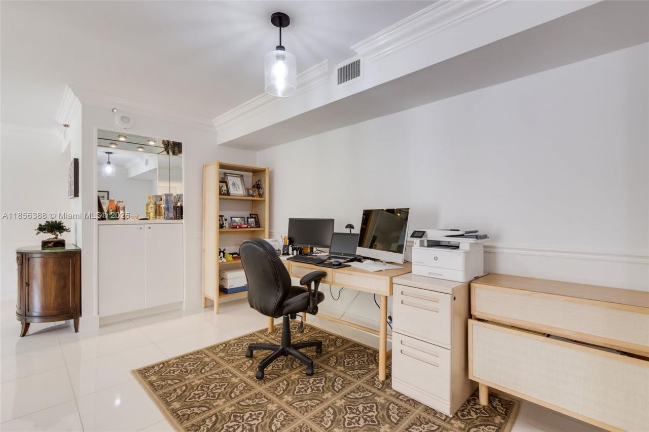 2000 Towerside Ter, Unit 406, Miami, FL 33138 Photo