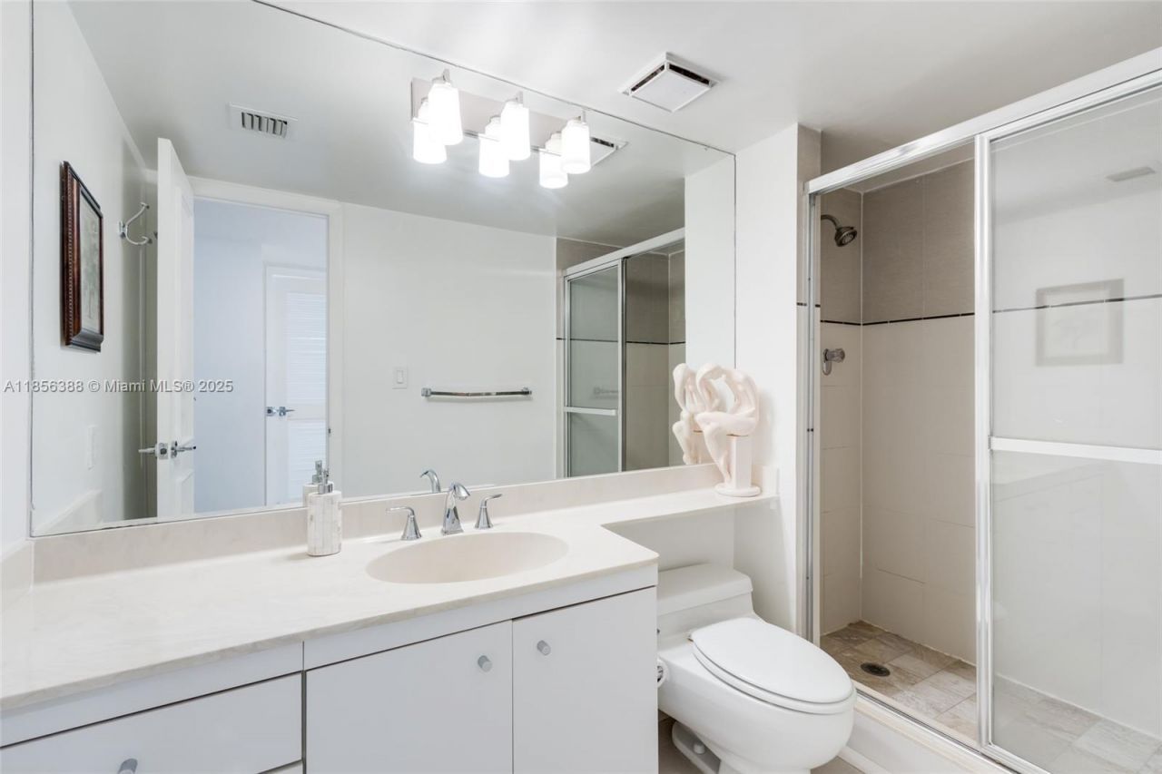 2000 Towerside Ter, Unit 406, Miami, FL 33138 Photo