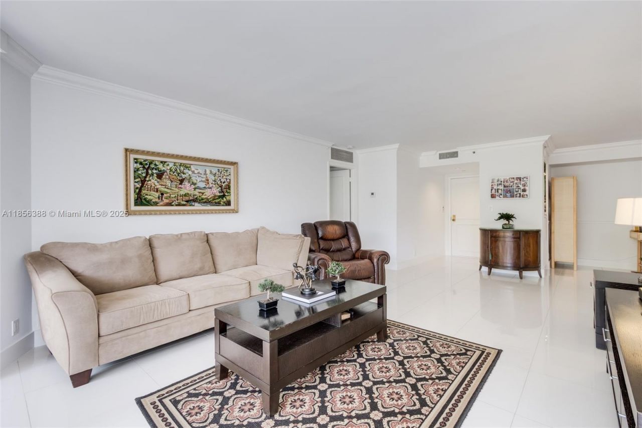 2000 Towerside Ter, Unit 406, Miami, FL 33138 Photo