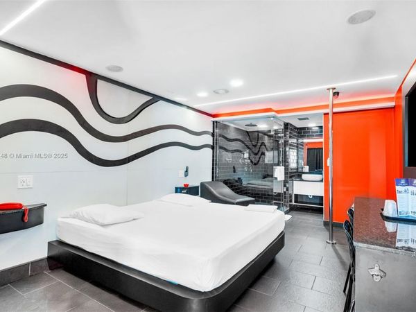 841 N Krome Ave, Homestead, FL 33030