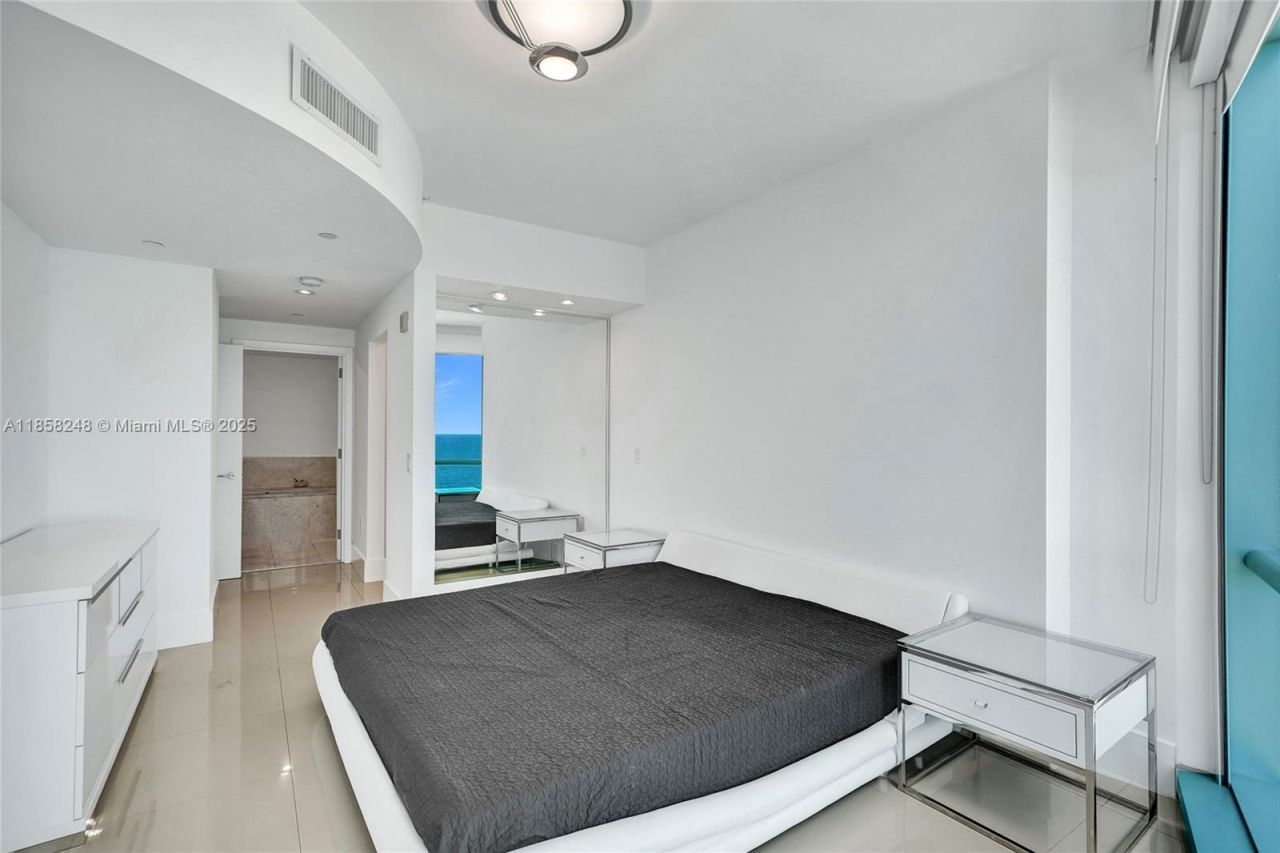 17121 Collins Ave, Unit 2003, Sunny Isles Beach, FL 33160 Photo