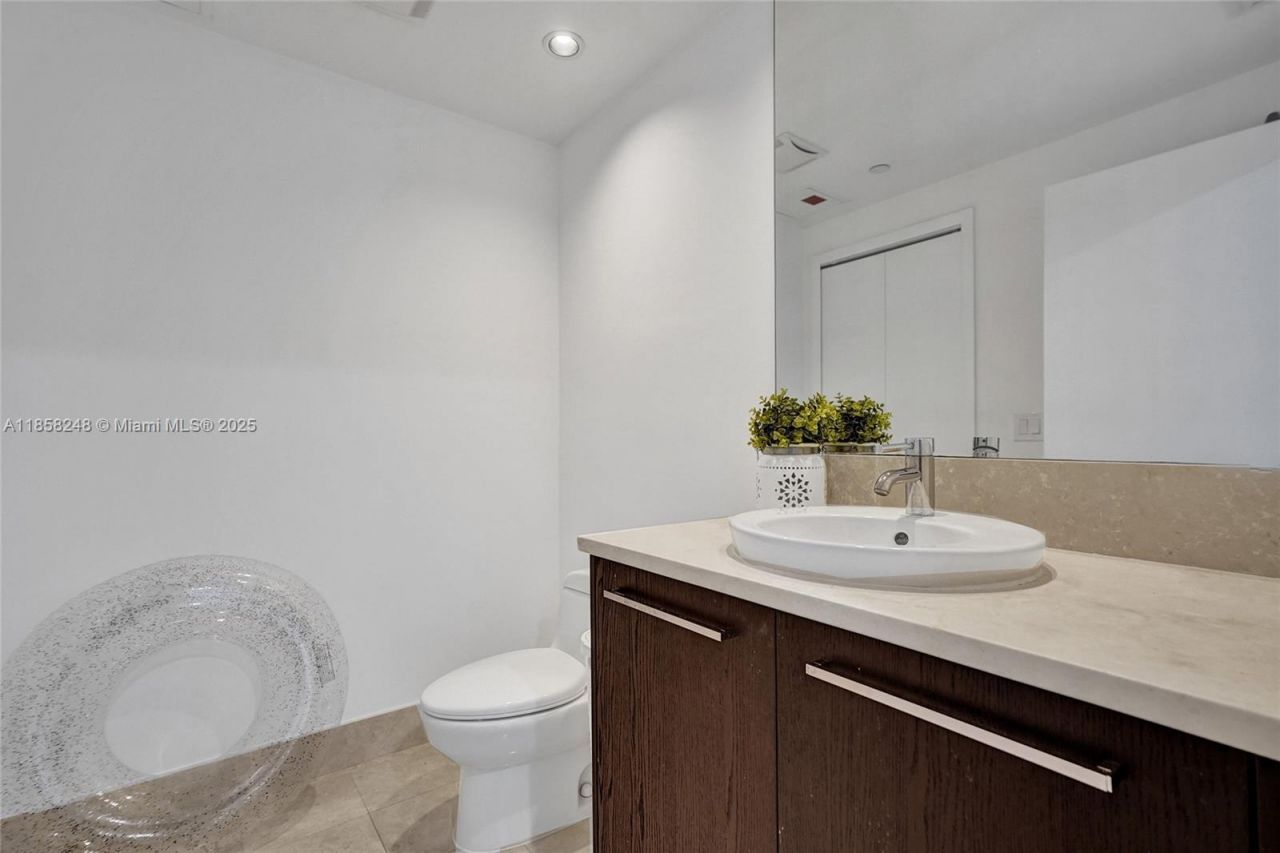 17121 Collins Ave, Unit 2003, Sunny Isles Beach, FL 33160 Photo