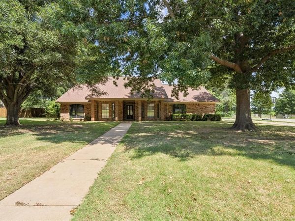 105 Tanglewood, Stephenville, TX 76401