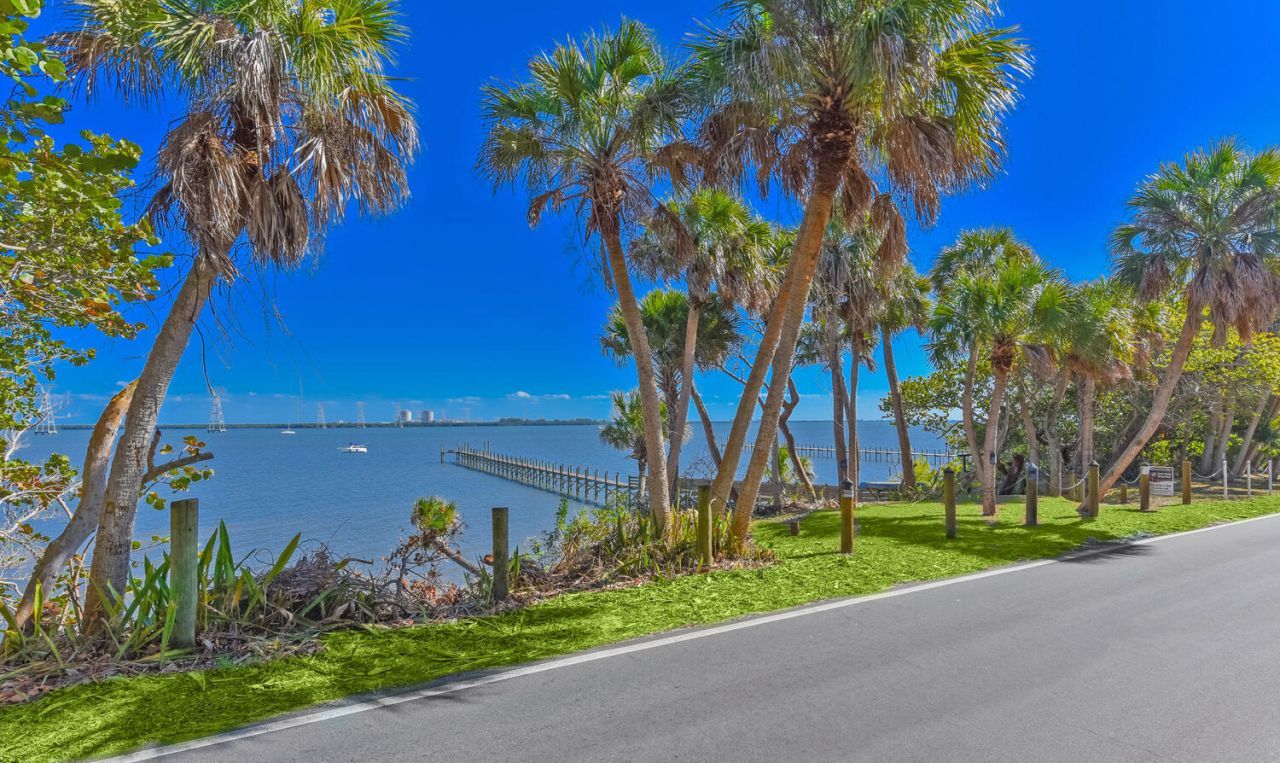 8073 S Indian River Drive, Fort Pierce, FL 34982 Photo