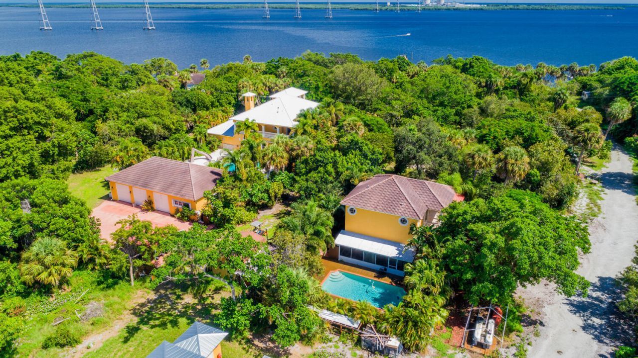 8073 S Indian River Drive, Fort Pierce, FL 34982 Photo