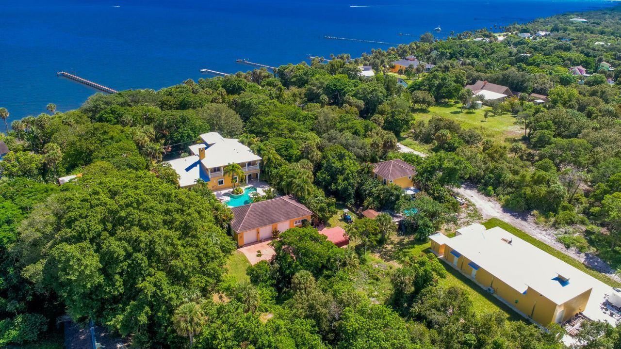 8073 S Indian River Drive, Fort Pierce, FL 34982 Photo