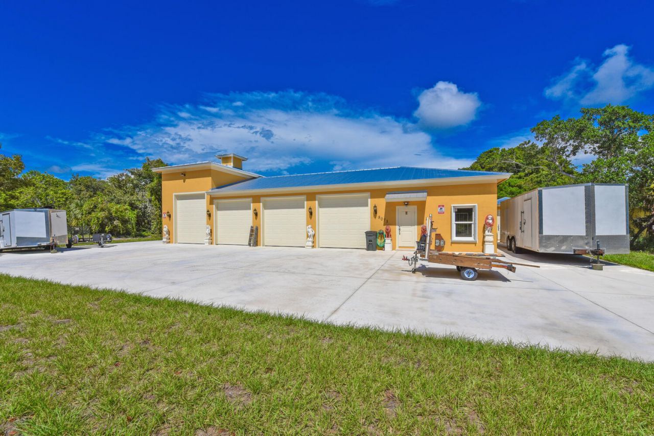 8073 S Indian River Drive, Fort Pierce, FL 34982 Photo
