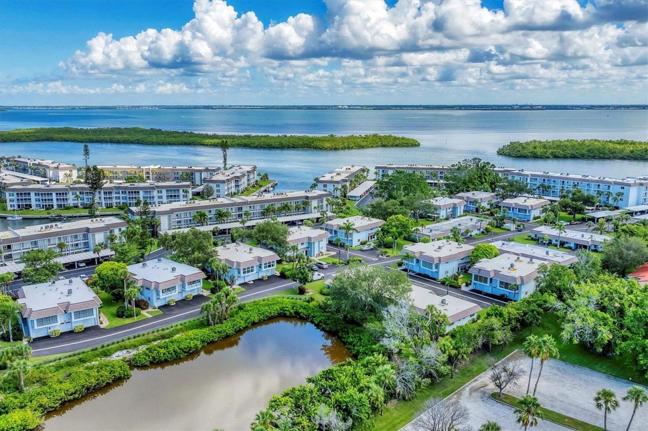 534 Sutton Place, Longboat Key, FL 34228 Photo