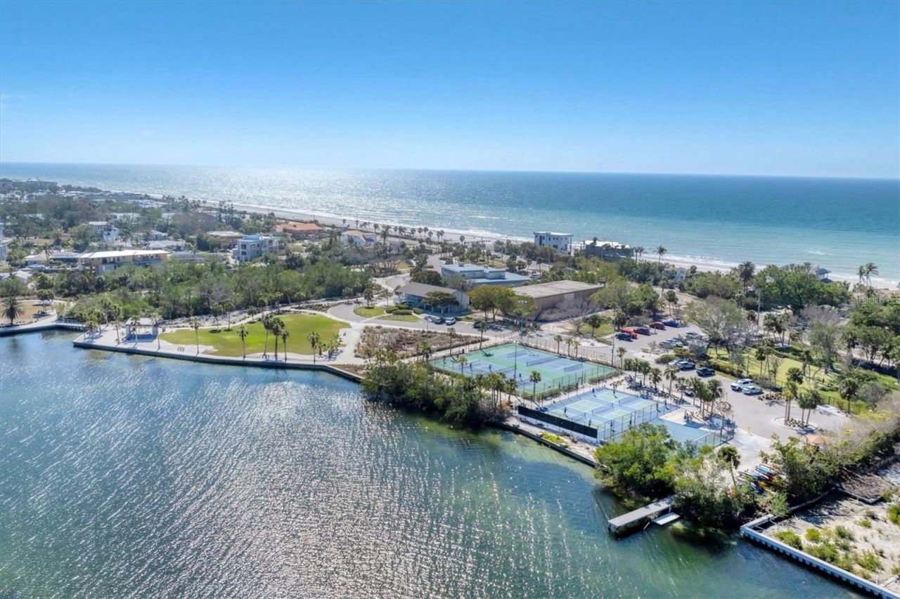 534 Sutton Place, Longboat Key, FL 34228 Photo