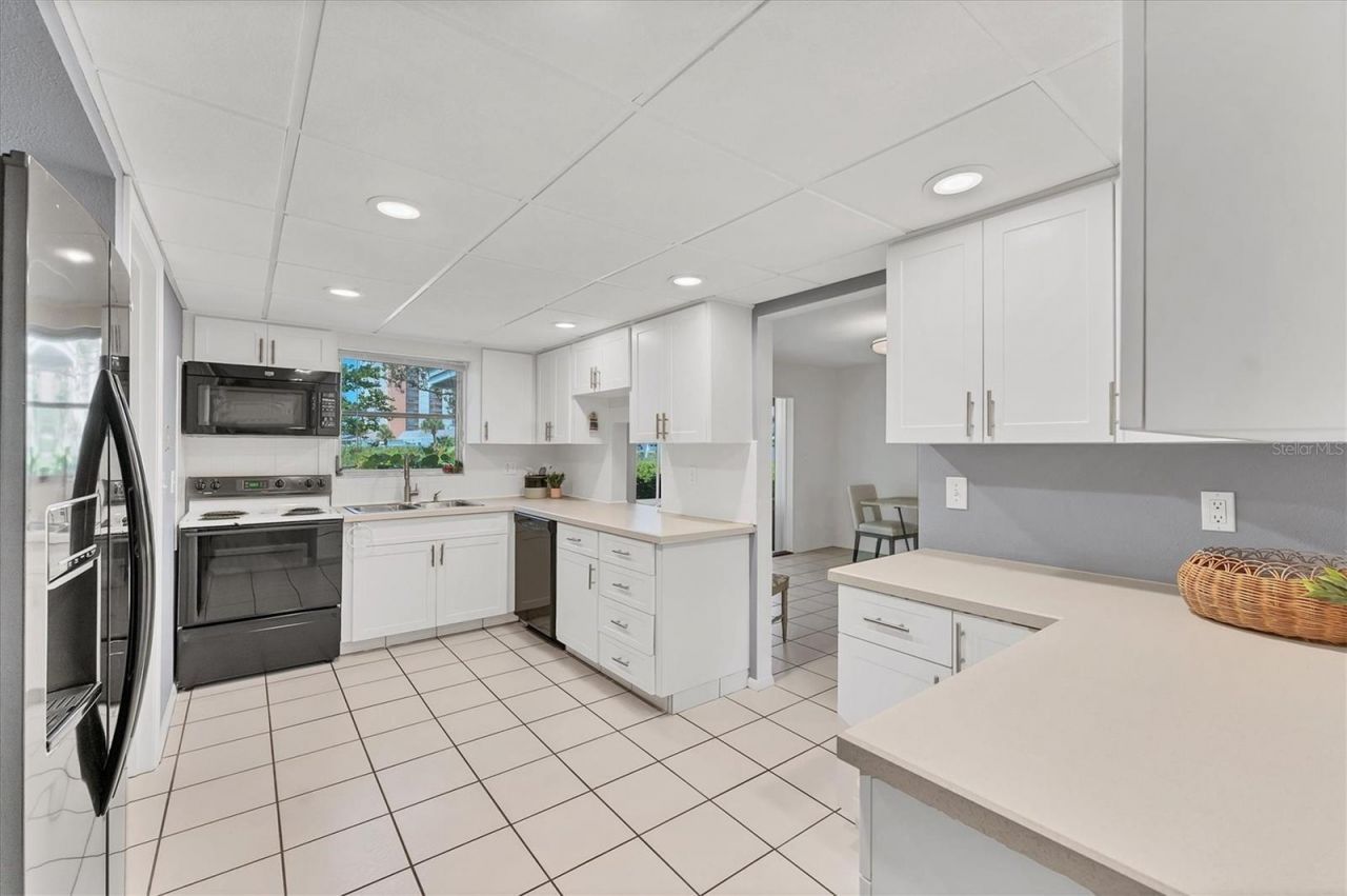 534 Sutton Place, Longboat Key, FL 34228 Photo
